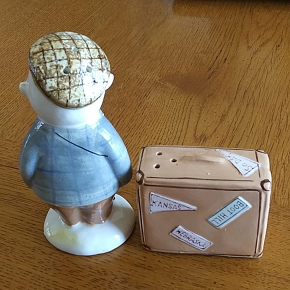 Traveling Tourist with Suitcase S&P Exco - Picture 2 of 6